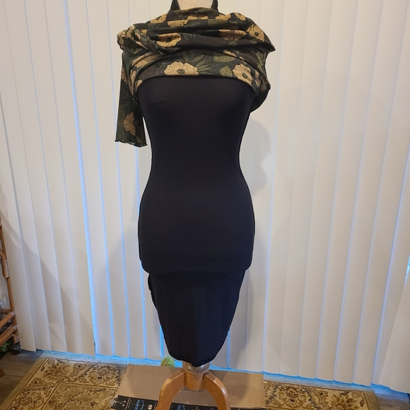 Dress - Picture 3 of 7